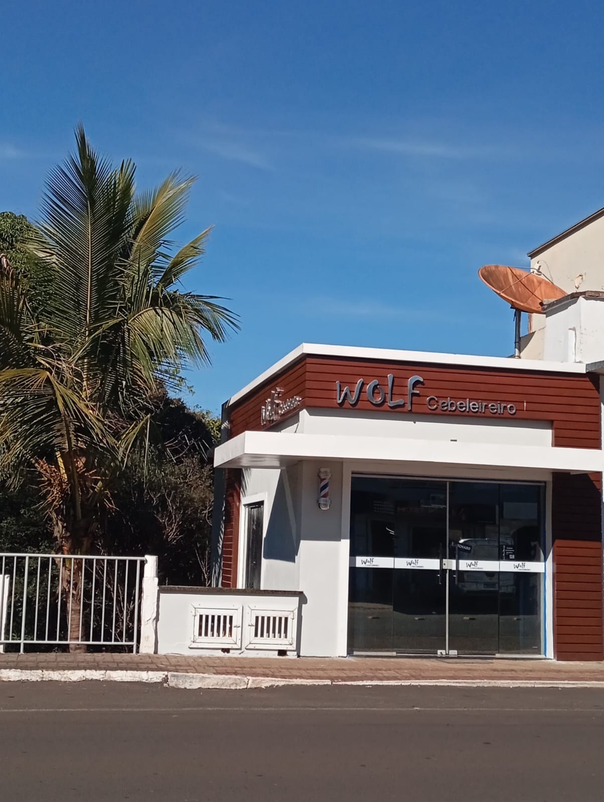 Fachada da Wolf Barbearia na Avenida Santa Catarina, 611, Centro, São Carlos SC